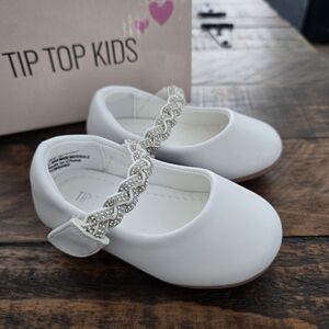 Tip Top Kids Girls MaryJane White Shoe with Rhinestone Strap. Style S169. Size 3